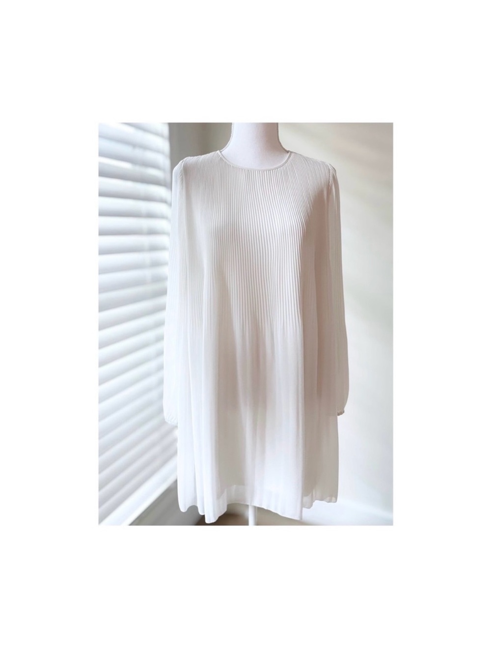 Aritzia White Pleated Long-Sleeve Shift Dress